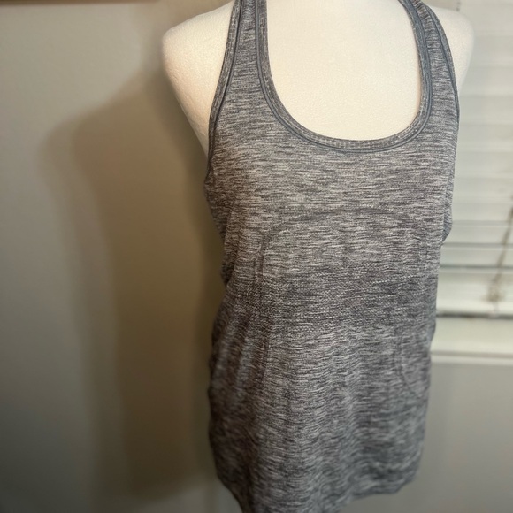 Lululemon Size 10 Swiftly Tech Run
Racerback Heathered Gray Tank Top Shirt - Picture 11 of 16